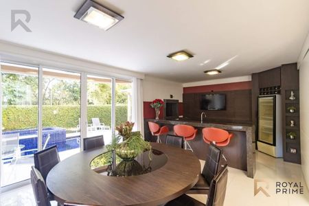 17_photo/94dce2537f.3209961851319100-ATLAS-96f62f71-1fda-4d86-a811-e92af16df94b.jpg de casa à venda com 3 quartos, 420m² em Campo Comprido, Curitiba