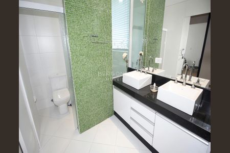 4_photo/94dce254b9.db01357aa49deb94-ATLAS-148b0f3d-d963-4a99-b91a-da41ebfb2458.jpg de casa de condomínio à venda com 5 quartos, 556m² em Campo Comprido, Curitiba