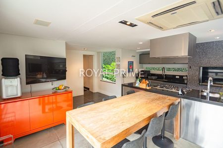 37_photo/94dce254b9.e4a17acde6dce7f7-ATLAS-0d038eed-a1c2-46db-ae32-9e928b13d79d.jpg de casa à venda com 5 quartos, 556m² em Campo Comprido, Curitiba