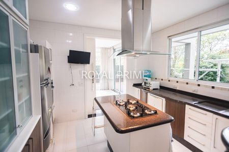 11_photo/94dce254b9.e4a17acde6dce7f7-ATLAS-b1ffbc07-a214-41ad-a4e2-4dcfe7f53f31.jpg de casa à venda com 5 quartos, 556m² em Campo Comprido, Curitiba