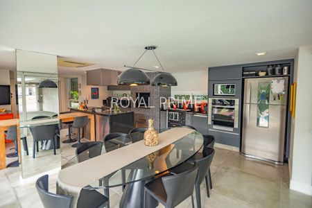 12_photo/94dce254b9.e4a17acde6dce7f7-ATLAS-b3056ee7-e6ef-456d-9428-787d46072ca5.jpg de casa à venda com 5 quartos, 556m² em Campo Comprido, Curitiba