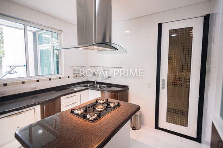 6_photo/94dce254b9.e4a17acde6dce7f7-ATLAS-d96df71c-88e5-45c7-b3c4-a29bb9a2fa24.jpg de casa à venda com 5 quartos, 556m² em Campo Comprido, Curitiba