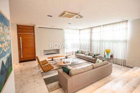 11_photo/94dce254b9.e4a17acde6dce7f7-ATLAS-dcd7feeb-12b0-4127-b813-b9d60187202e.jpg de casa à venda com 5 quartos, 556m² em Campo Comprido, Curitiba