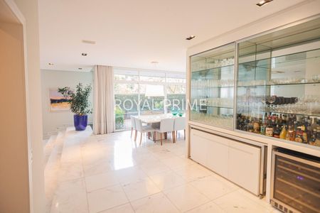 5_photo/94dce254b9.e4a17acde6dce7f7-ATLAS-e693db89-fa7a-44b6-8867-0de0f3b46736.jpg de casa à venda com 5 quartos, 556m² em Campo Comprido, Curitiba