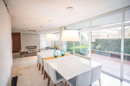 17_photo/94dce254b9.e4a17acde6dce7f7-ATLAS-f7a698b6-fd1d-4f8e-8ef6-e644bf781a24.jpg de casa à venda com 5 quartos, 556m² em Campo Comprido, Curitiba