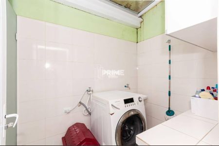 14_photo/94dce25661.5bc4e555b9c29fe3-ATLAS-31b7f009-b55d-44b3-94de-35e5de9f7a12.jpg de casa à venda com 3 quartos, 131m² em Campo Comprido, Curitiba