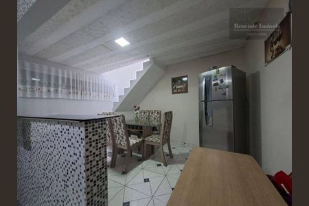 11_photo/94dce258bd.f0d246bad4da1cd5-ATLAS-259a1e5e-9626-472a-bea3-50492176e0fa.jpg de casa à venda com 3 quartos, 90m² em Cidade Industrial de Curitiba, Curitiba