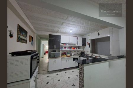 9_photo/94dce258bd.f0d246bad4da1cd5-ATLAS-2dbc87e4-28fc-4dcc-9b75-59b15dbe173a.jpg de casa à venda com 3 quartos, 90m² em Cidade Industrial de Curitiba, Curitiba