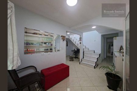 6_photo/94dce258bd.f0d246bad4da1cd5-ATLAS-f0d4f8fc-8b4b-4b4d-abe3-ef05e4087224.jpg de casa à venda com 3 quartos, 90m² em Cidade Industrial de Curitiba, Curitiba