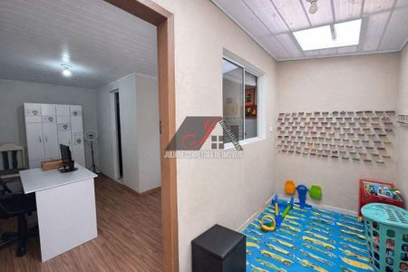 8_photo/94dce258d5.3679ba45c80b6010-ATLAS-16acaf5c-a16e-47b4-9a38-5b8e0891a2ba.jpg de casa à venda com 3 quartos, 47m² em Cidade Industrial de Curitiba, Curitiba