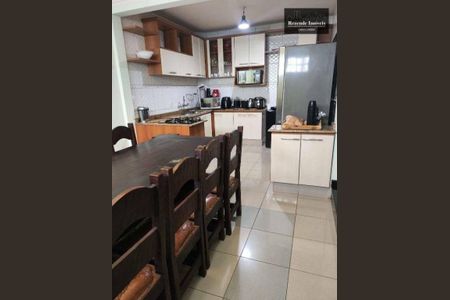 3_photo/94dce258db.ffaa8f7e19d5cfd5-ATLAS-5751e899-fb82-43a6-9bfc-76e4a1e4f096.jpg de casa à venda com 3 quartos, 200m² em Cidade Industrial de Curitiba, Curitiba