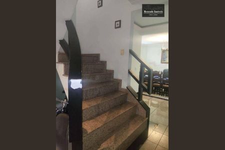 12_photo/94dce258db.ffaa8f7e19d5cfd5-ATLAS-5efbb351-68cd-47fc-8e76-99224b97a8f2.jpg de casa à venda com 3 quartos, 200m² em Cidade Industrial de Curitiba, Curitiba