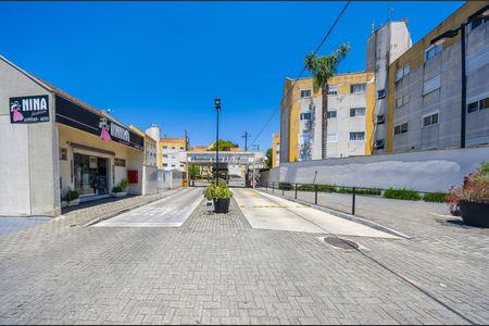 11_photo/94dce25e0f.bee4986c94ee2804-ATLAS-5c8afe8f-7b92-4054-a8a2-8d2120022d7b.jpg de apartamento à venda com 3 quartos, 53m² em Fazendinha, Curitiba