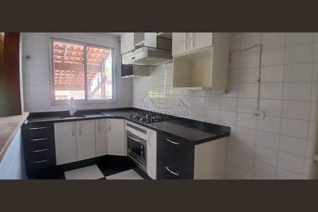 4_photo/94dce25e1f.8fb203daea398bf8-ATLAS-026aa255-5629-456d-9ed9-c1fec3e44dc0.jpg de casa à venda com 3 quartos, 70m² em Cidade Industrial de Curitiba, Curitiba