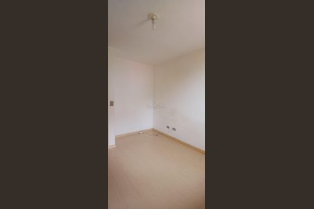 10_photo/94dce25e1f.8fb203daea398bf8-ATLAS-4246a3fe-3ef0-49e2-8e9f-961ca19729f6.jpg de casa à venda com 3 quartos, 70m² em Cidade Industrial de Curitiba, Curitiba