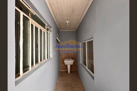 17_photo/94dce25f7b.ef7c58586888ab74-ATLAS-e75c1407-5129-4b91-a684-e9e782bcfab4.jpg de casa à venda com 3 quartos, 70m² em Cidade Industrial de Curitiba, Curitiba
