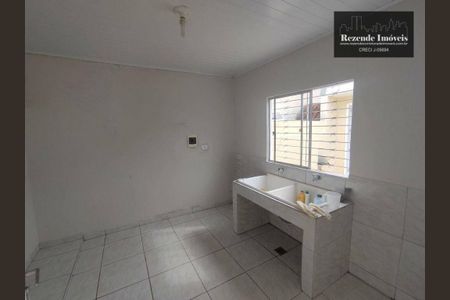 20_photo/94dce2601f.49c40a4e0c1b1036-ATLAS-1eec87e3-d16c-4af9-8eb4-e92a32994863.jpg de casa à venda com 3 quartos, 70m² em Cidade Industrial de Curitiba, Curitiba