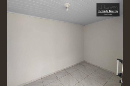 19_photo/94dce2601f.49c40a4e0c1b1036-ATLAS-d89f8e00-5639-4913-88e4-01be1d073ecc.jpg de casa à venda com 3 quartos, 70m² em Cidade Industrial de Curitiba, Curitiba