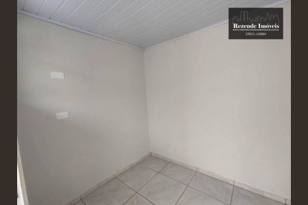 18_photo/94dce2601f.49c40a4e0c1b1036-ATLAS-e72ecfe0-a14e-4794-9d06-32e2850b6c20.jpg de casa à venda com 3 quartos, 70m² em Cidade Industrial de Curitiba, Curitiba