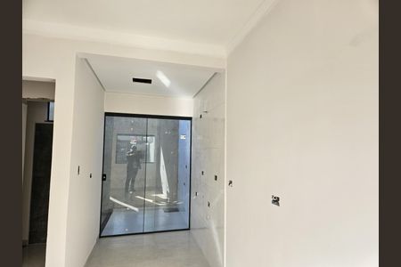 5_photo/94dce2606b.7b14635dc7f45449-ATLAS-4bcbcc22-cf86-4cf5-bf00-db752f224e69.jpg de casa à venda com 3 quartos, 68m² em Cidade Industrial de Curitiba, Curitiba