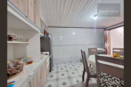 3_photo/94dce26123.e113aa2001e5ad2c-ATLAS-3fab9cb6-ef2b-4cf9-becf-35b87e32030c.jpg de casa à venda com 3 quartos, 117m² em Cidade Industrial de Curitiba, Curitiba