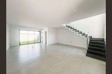 2_photo/94dce26a31.5564e16b2c01dcfa-ATLAS-130eb40f-797a-4e2c-979e-d2373e1d2e0e.jpg de casa à venda com 3 quartos, 159m² em Cidade Industrial de Curitiba, Curitiba