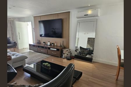 21_photo/94dce26aa9.ceff8192393c33de-ATLAS-e5bf7c9d-b6b0-4e25-a7b9-fc5b18ef8d01.jpg de casa à venda com 3 quartos, 170m² em Cidade Industrial de Curitiba, Curitiba