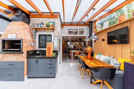 5_photo/94dce26bd5.d9db676592f89be2-ATLAS-e965b4ec-8dc9-46a9-8c9f-88dec3eac5b0.jpg de casa à venda com 3 quartos, m² em Campo Comprido, Curitiba