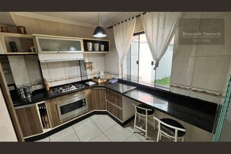 3_photo/94dce26c1f.e7c2de303a3ee9aa-ATLAS-2c0dd391-3376-4a2f-a8d7-a372a7d94247.jpg de casa à venda com 3 quartos, 230m² em Cidade Industrial de Curitiba, Curitiba