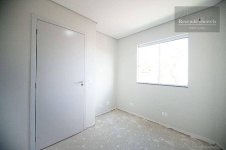 3_photo/94dce26c9d.3dea3cab82053bf3-ATLAS-2423b021-a84a-4dd2-a896-9cdea9d9a176.jpg de casa à venda com 3 quartos, 121m² em Cidade Industrial de Curitiba, Curitiba