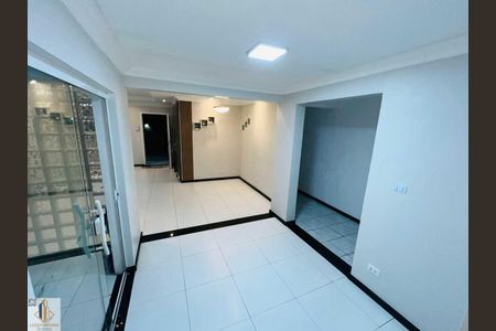 8_photo/94dce26cef.7a37549eceeba21f-ATLAS-20c9f818-5385-41b2-bf7c-ec78a850bc7c.jpg de casa para alugar com 4 quartos, 200m² em Cidade Industrial de Curitiba, Curitiba