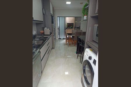 11_photo/94dce26e6b.dda3a78fb47de289-ATLAS-dc35cda2-8aa2-423a-9721-276e49817bff.jpg de casa à venda com 4 quartos, 250m² em Cidade Industrial de Curitiba, Curitiba