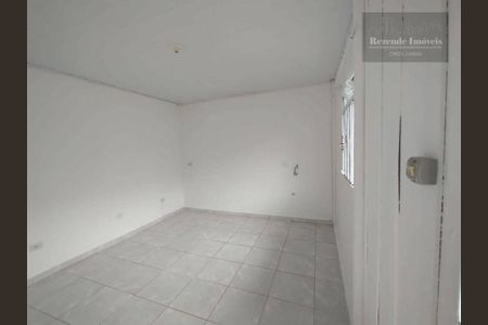 2_photo/94dce27c0f.42fc04046762a4be-ATLAS-66a7b7c4-5df8-4e6f-8fb7-1b2babde01c7.jpg de casa para alugar com 1 quarto, 40m² em Cidade Industrial de Curitiba, Curitiba