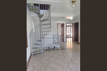 22_photo/94dce27eb9.88dcffa138285222-ATLAS-648796f4-5338-4ef7-b463-e6f9477bf1df.jpg de casa à venda com 3 quartos, 230m² em Cidade Industrial de Curitiba, Curitiba