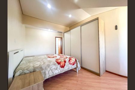 10_photo/94dce28cef.7e2ea02b9085bf9d-ATLAS-17edf633-b6e8-44a2-8505-05d6773cd60e.jpg de casa à venda com 4 quartos, 240m² em Cidade Industrial de Curitiba, Curitiba