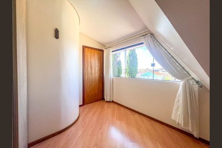 8_photo/94dce28cef.7e2ea02b9085bf9d-ATLAS-add4f50f-5551-4f7a-86d0-be56bc6b3ae9.jpg de casa à venda com 4 quartos, 240m² em Cidade Industrial de Curitiba, Curitiba