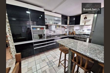 4_photo/94dce28e1b.ba10439fd1fc17a0-ATLAS-e1c745bc-a3ed-4d5b-9d41-e6a2c0df75d2.jpg de casa à venda com 3 quartos, 123m² em Cidade Industrial de Curitiba, Curitiba