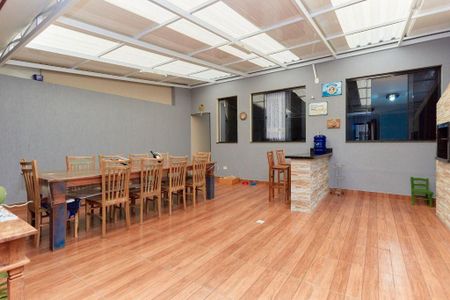 2_photo/94dce2910b.ed4f9904fc8225d3-ATLAS-02db7ec2-0be2-46e7-9398-b0f9b8a3b88d.jpg de casa à venda com 3 quartos, 180m² em Cidade Industrial de Curitiba, Curitiba