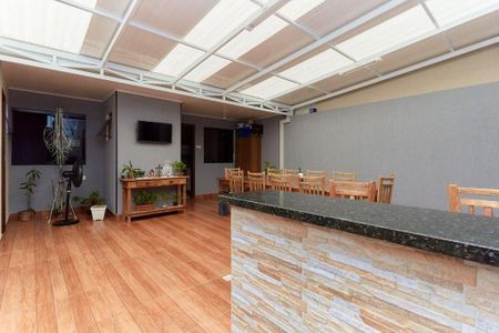 6_photo/94dce2910b.ed4f9904fc8225d3-ATLAS-366c3bf9-26ca-4a77-a3fc-dc5c1936f59a.jpg de casa à venda com 3 quartos, 180m² em Cidade Industrial de Curitiba, Curitiba