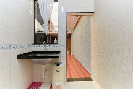 10_photo/94dce2910b.ed4f9904fc8225d3-ATLAS-b7b6b572-d685-4772-8bc7-8a84e6cf2800.jpg de casa à venda com 3 quartos, 180m² em Cidade Industrial de Curitiba, Curitiba