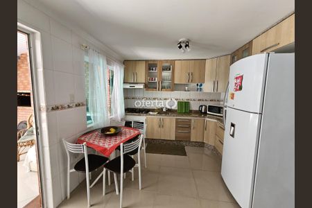 5_photo/94dce291b5.8a00a68238a6a06b-ATLAS-599ae32d-1b9d-46c3-b27c-dc60d54533b3.jpg de casa à venda com 3 quartos, 150m² em Cidade Industrial de Curitiba, Curitiba