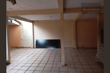 6_photo/94dce29311.94e773795addef79-ATLAS-2e33ee6c-c64f-4ac8-8d4e-55a004d6e89a.jpg de casa à venda com 5 quartos, 110m² em Cidade Industrial de Curitiba, Curitiba