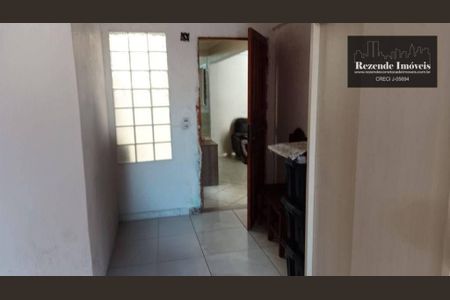 8_photo/94dce29607.df2406aa61ba3211-ATLAS-aaa2cfb3-6aa3-4d9d-a116-a2d4f2a7fdbe.jpg de casa à venda com 3 quartos, 230m² em Cidade Industrial de Curitiba, Curitiba