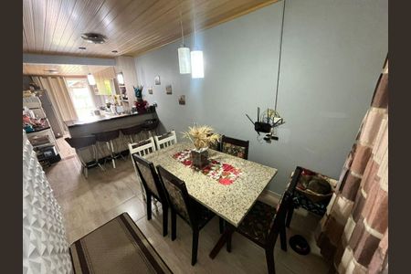 4_photo/94dce29727.811cb913c3dcb5cc-ATLAS-d39e41eb-98f1-4928-856e-cf899d4cd121.jpg de casa à venda com 6 quartos, 210m² em Cidade Industrial de Curitiba, Curitiba