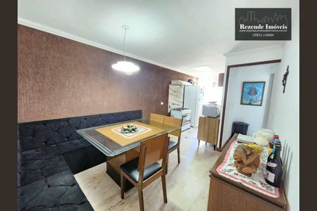 3_photo/94dce29a45.d3a63920a90825f0-ATLAS-d4e7b741-af60-4bf5-ad2b-9a8b83182bd9.jpg de casa à venda com 6 quartos, 240m² em Cidade Industrial de Curitiba, Curitiba