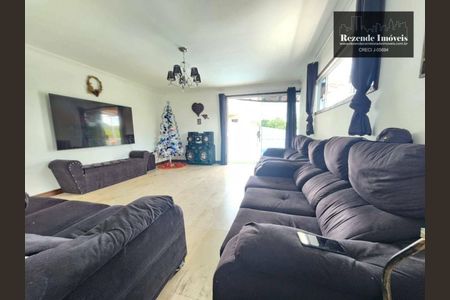 11_photo/94dce29a45.d3a63920a90825f0-ATLAS-e86e0f7e-a7d0-4411-a718-323b7adfa2e7.jpg de casa à venda com 6 quartos, 240m² em Cidade Industrial de Curitiba, Curitiba