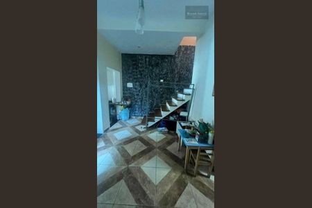 1_photo/94dce2bb2f.d59bc6a7daec01b2-ATLAS-0b363ce4-38a5-4a1b-a1a9-c5fa701e1d07.jpg de casa à venda com 4 quartos, 150m² em São Miguel, Curitiba