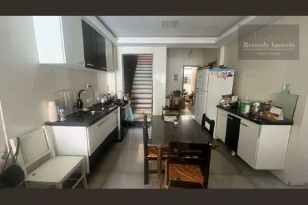 11_photo/94dce2bb2f.d59bc6a7daec01b2-ATLAS-a929de36-f9d4-4109-99bc-ae124f8cf7e0.jpg de casa à venda com 4 quartos, 150m² em São Miguel, Curitiba