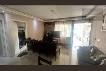 5_photo/94dce2bb2f.d59bc6a7daec01b2-ATLAS-ca51d452-d14a-48a2-afbb-4e29b734f607.jpg de casa à venda com 4 quartos, 150m² em São Miguel, Curitiba