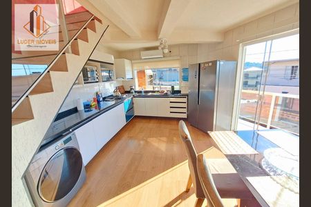 15_photo/94dce2bf29.27a900e001c278db-ATLAS-a9dadce4-2dd8-44e3-88cf-ff8e2681e324.jpg de casa à venda com 3 quartos, 180m² em Cidade Industrial de Curitiba, Curitiba